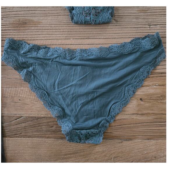 Victoria's Secret Dream Angels Cheekini Panty Bundle sz XS New - Picture 3 of 3